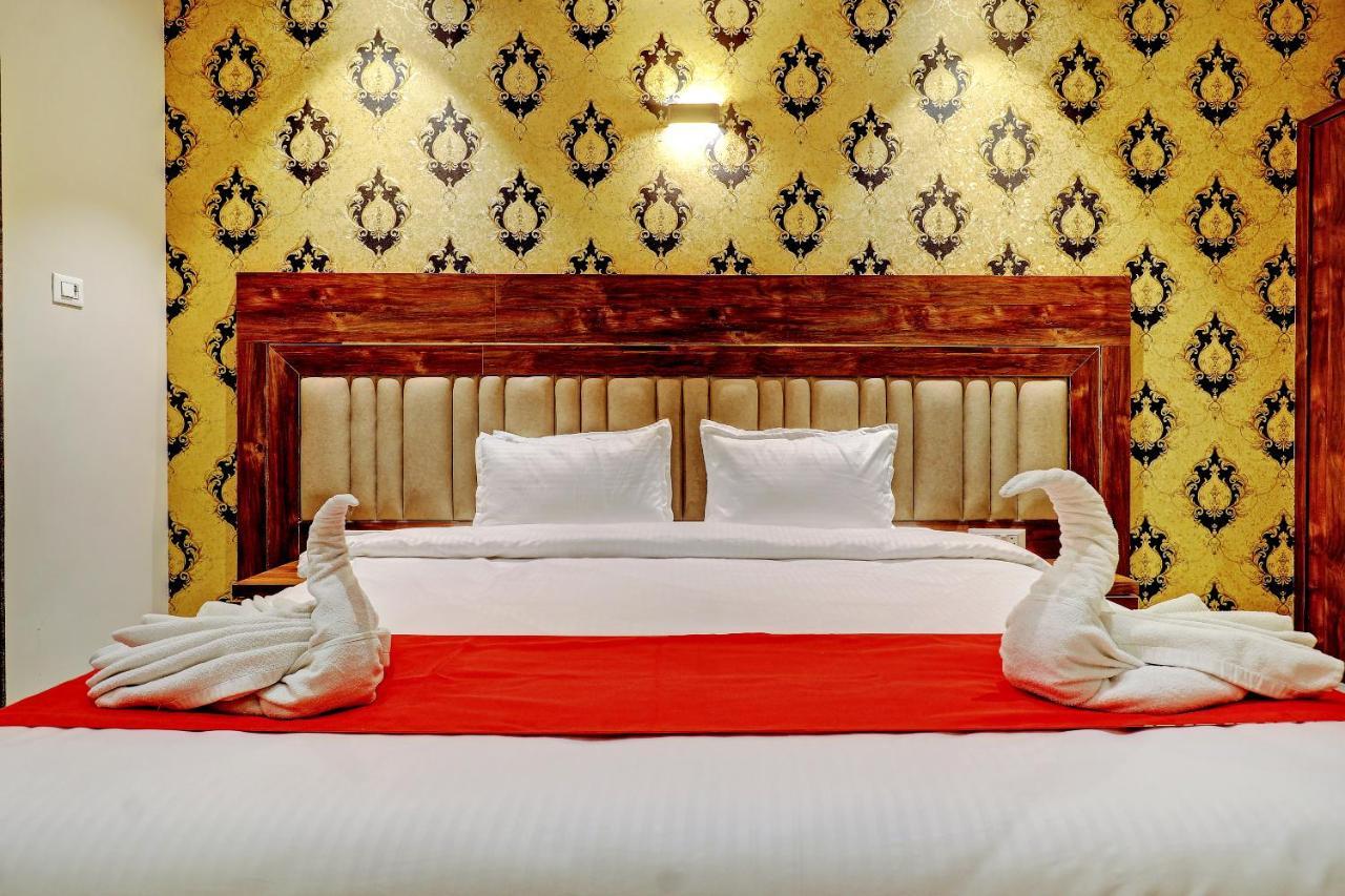Hotel Apratim Lodging & Boarding Ulhāsnagar 外观 照片