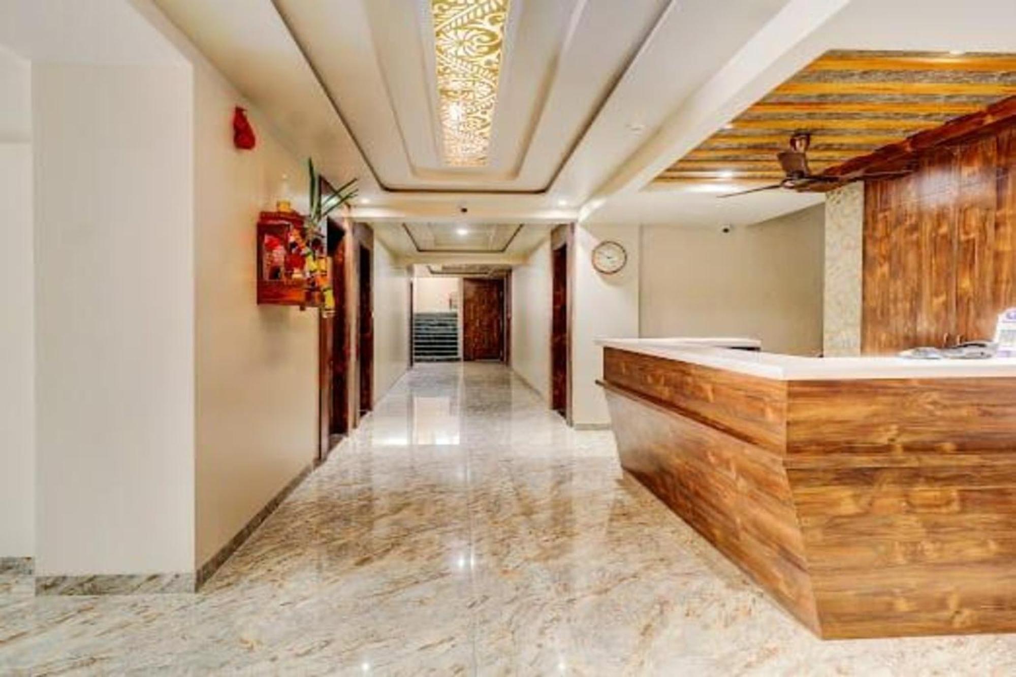 Hotel Apratim Lodging & Boarding Ulhāsnagar 外观 照片