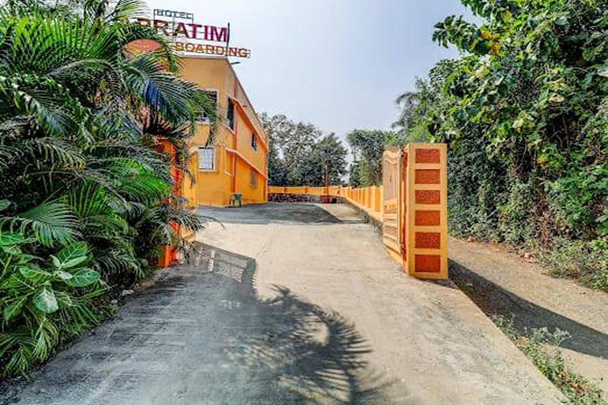 Hotel Apratim Lodging & Boarding Ulhāsnagar 外观 照片